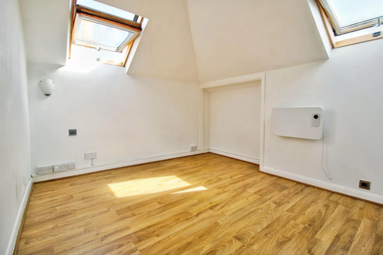 Athelstan Road, Romford, RM3, photo 10