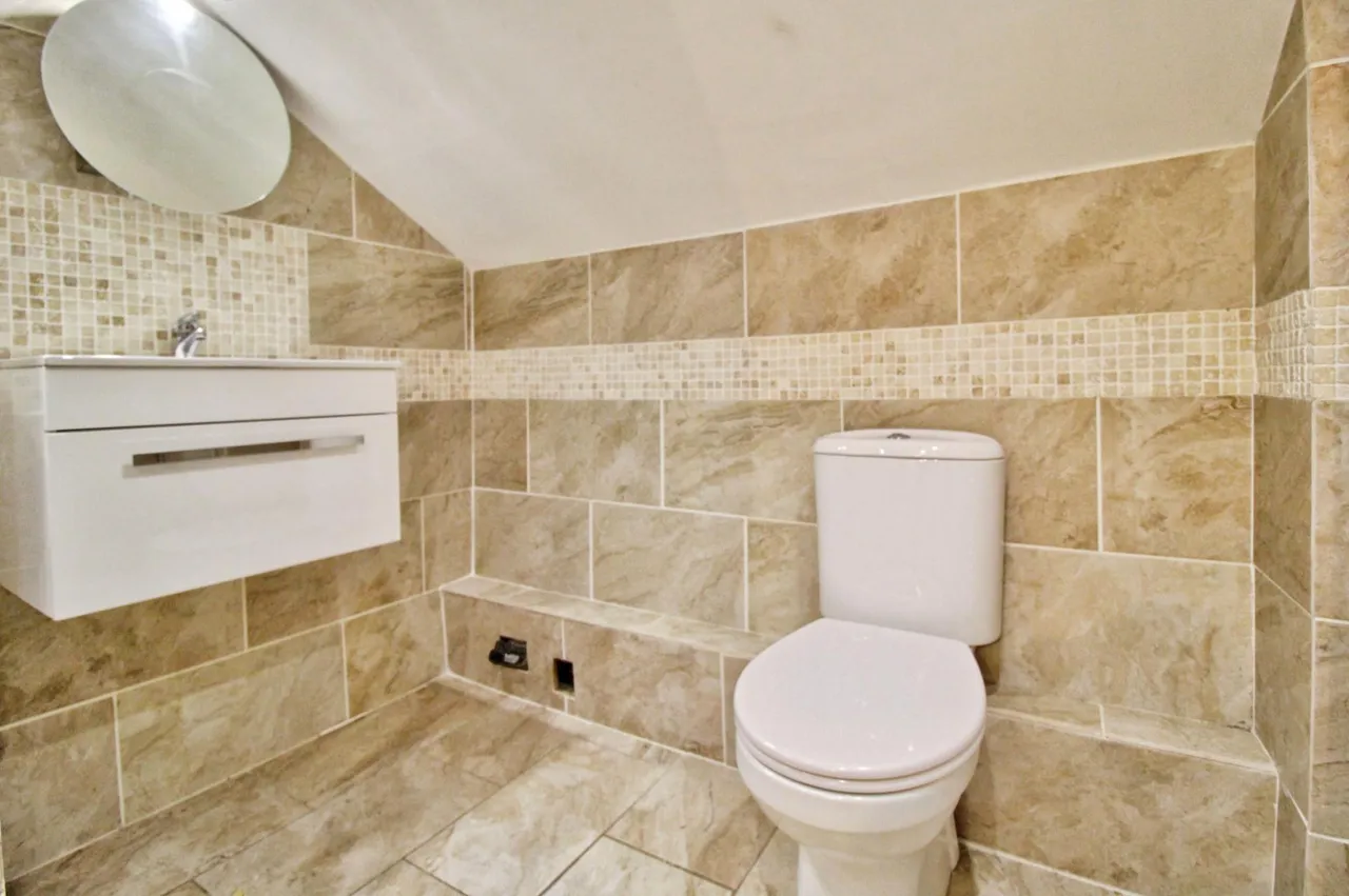 Athelstan Road, Romford, RM3, photo 12