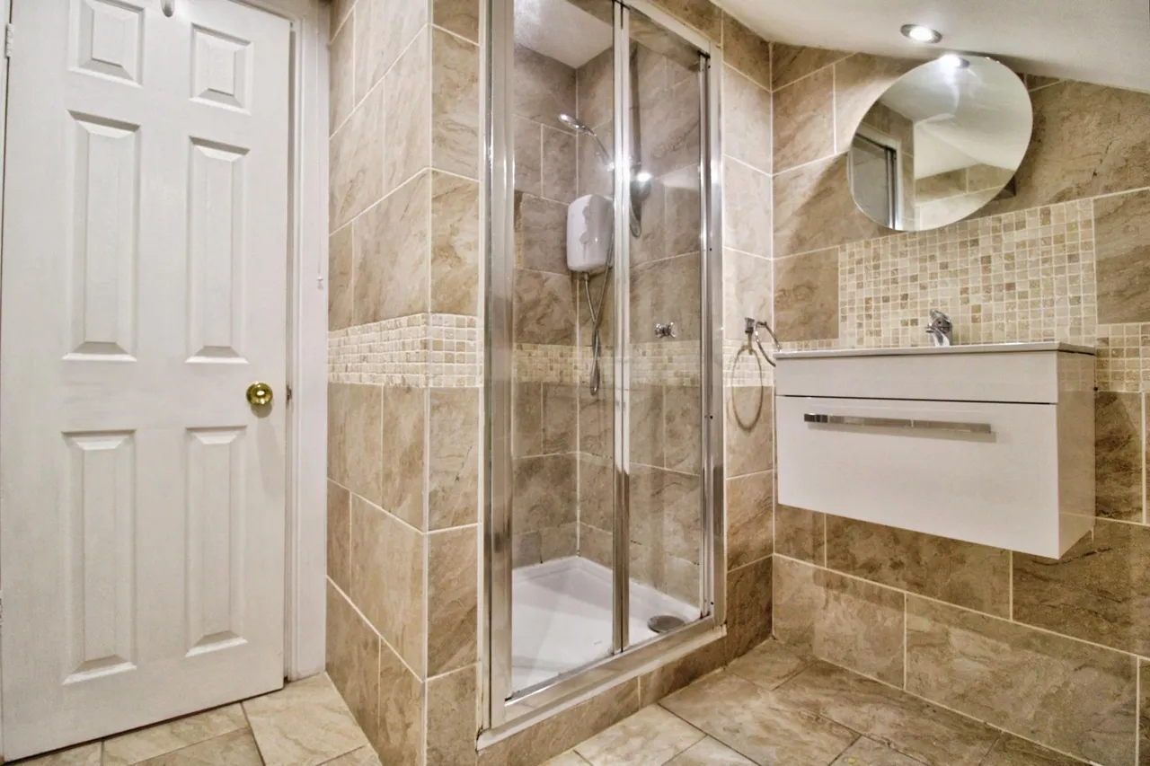 Athelstan Road, Romford, RM3, photo 14