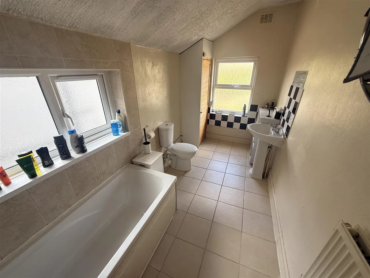 South Broadway Street, Burton, DE14, photo 6