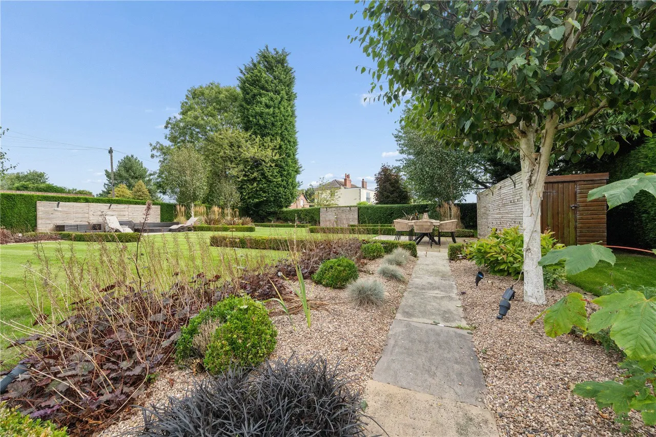 Doncaster Road, Foulby, WF4, photo 25