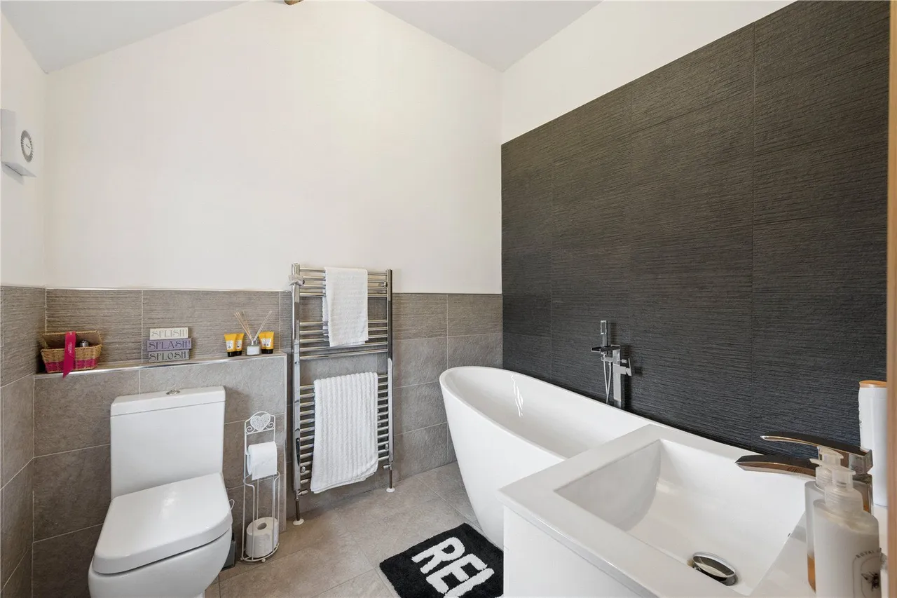 Doncaster Road, Foulby, WF4, photo 19