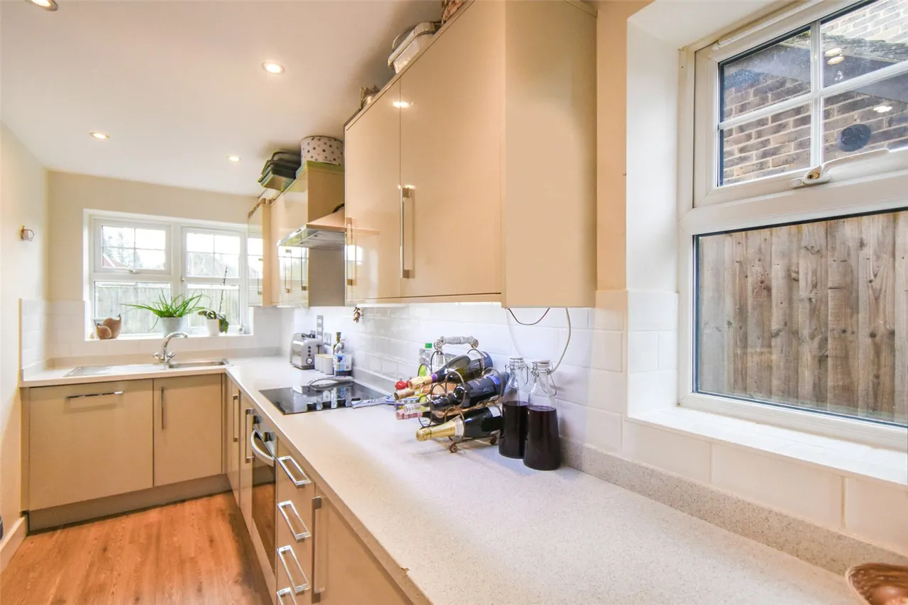 Cresley Drive, London Road, Hook, Hampshire, RG27 9GY, photo 6