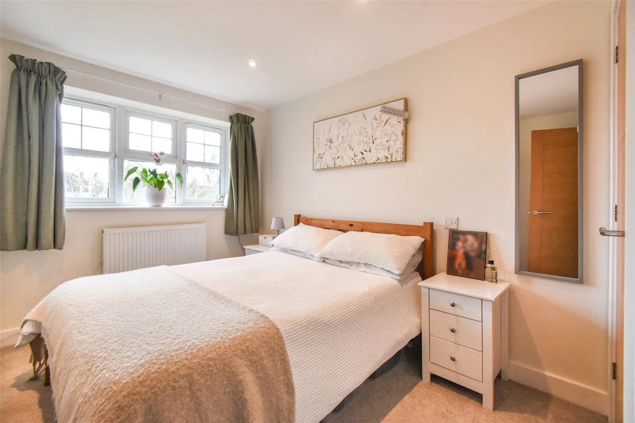 Cresley Drive, London Road, Hook, Hampshire, RG27 9GY, photo 9