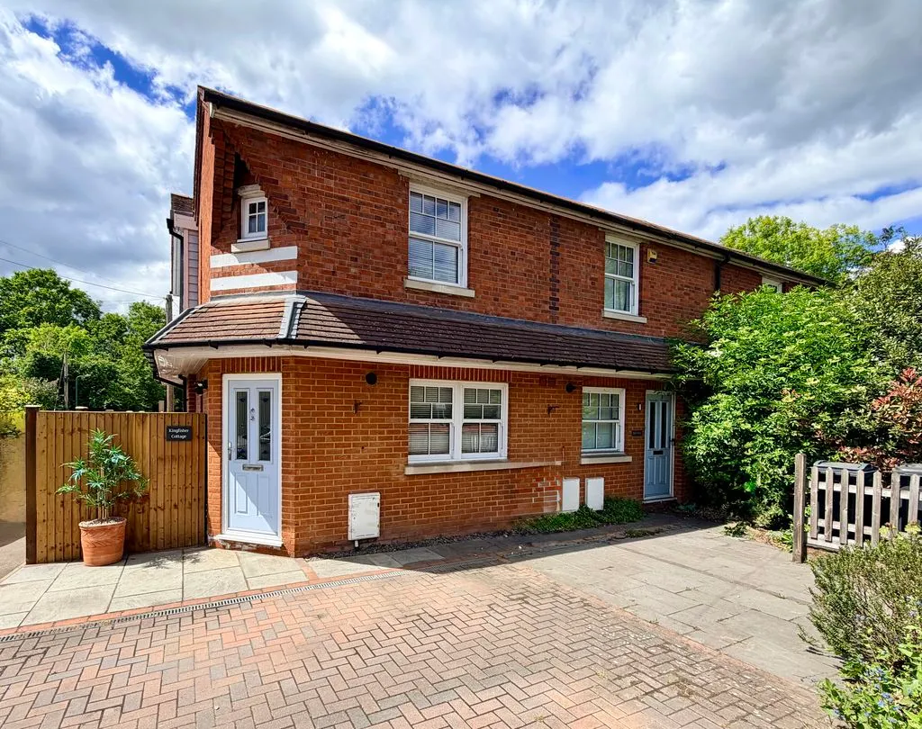 2 bed house for sale, Cores End Road, Bourne End, SL8