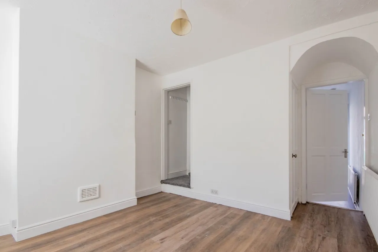 2 bed house to rent, Rossington Road, Nottingham, NG2