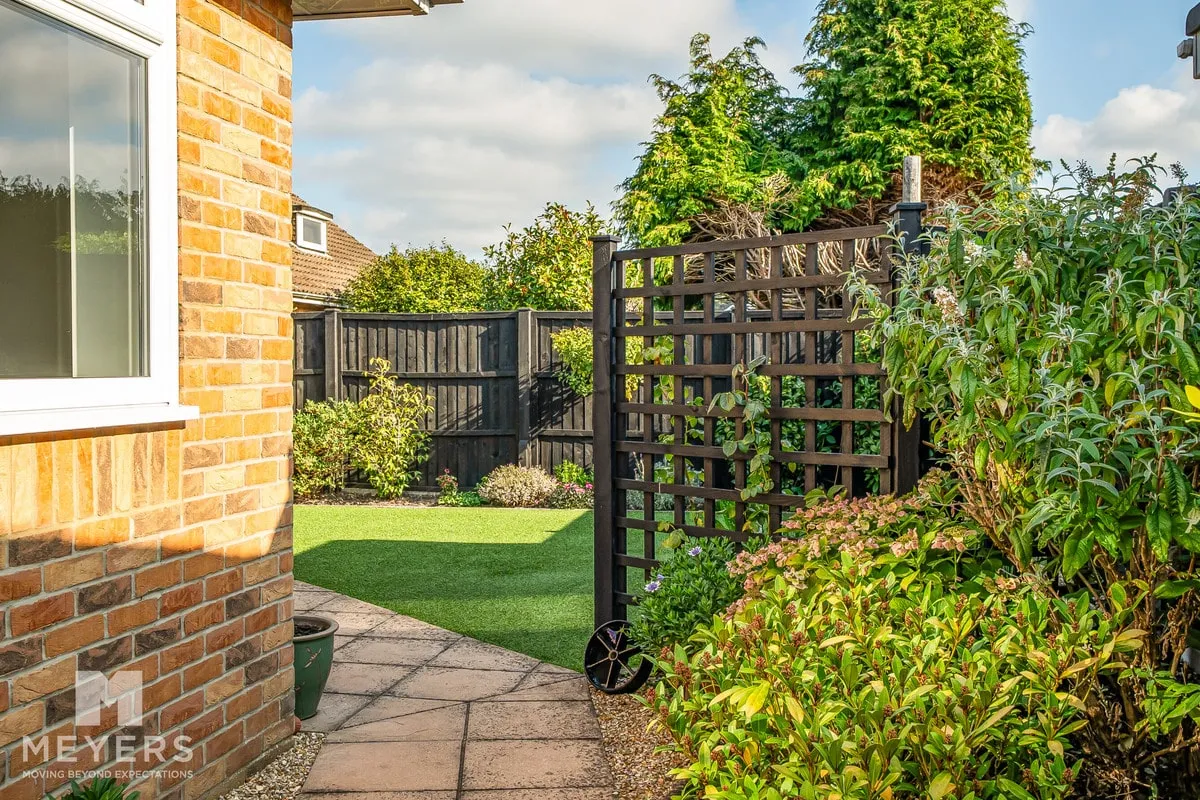 Southern Avenue, West Moors, BH22, photo 16