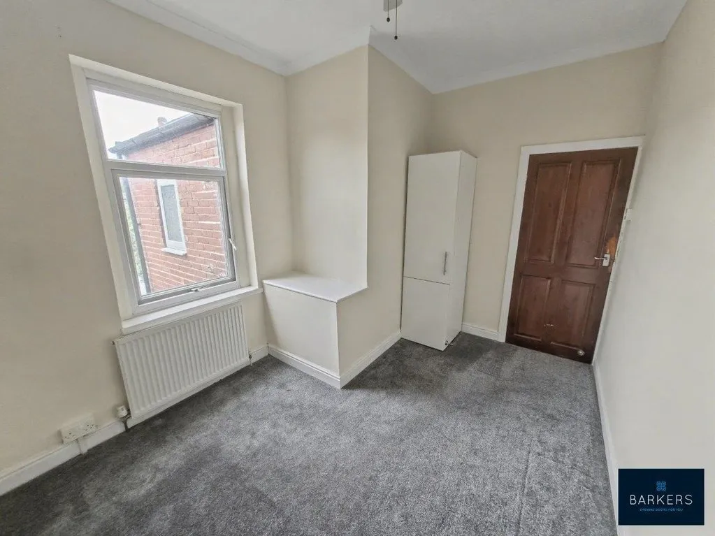 Mortimer Avenue, Batley WF17 8BX, photo 8
