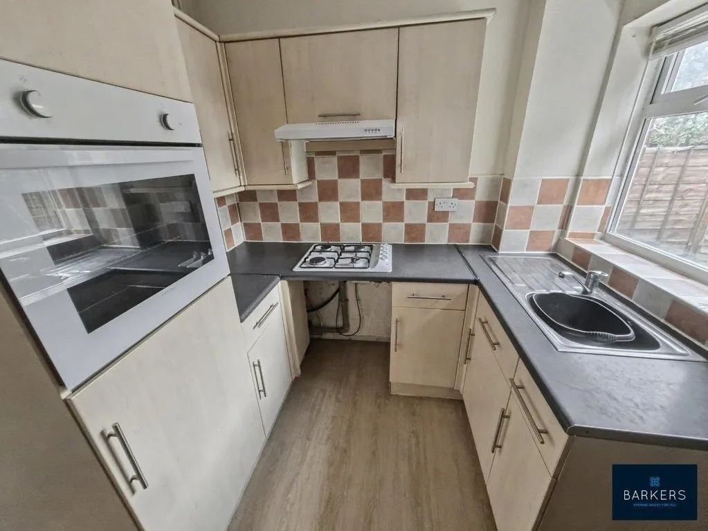Mortimer Avenue, Batley WF17 8BX, photo 5