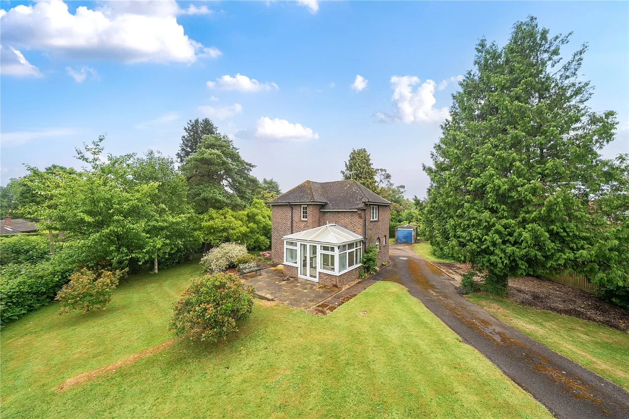 Coggins Mill Lane, Mayfield, TN20, photo 2
