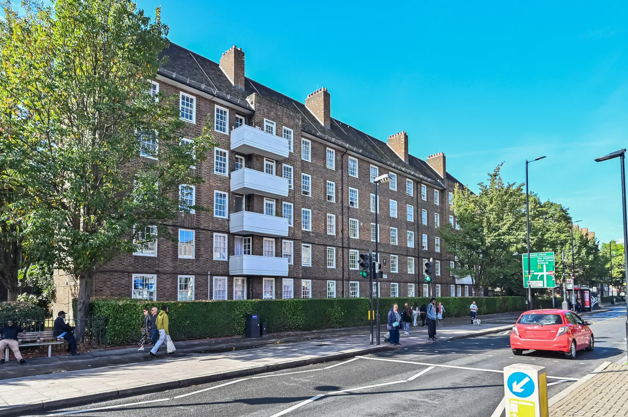 2 bed flat to rent, London, N7
