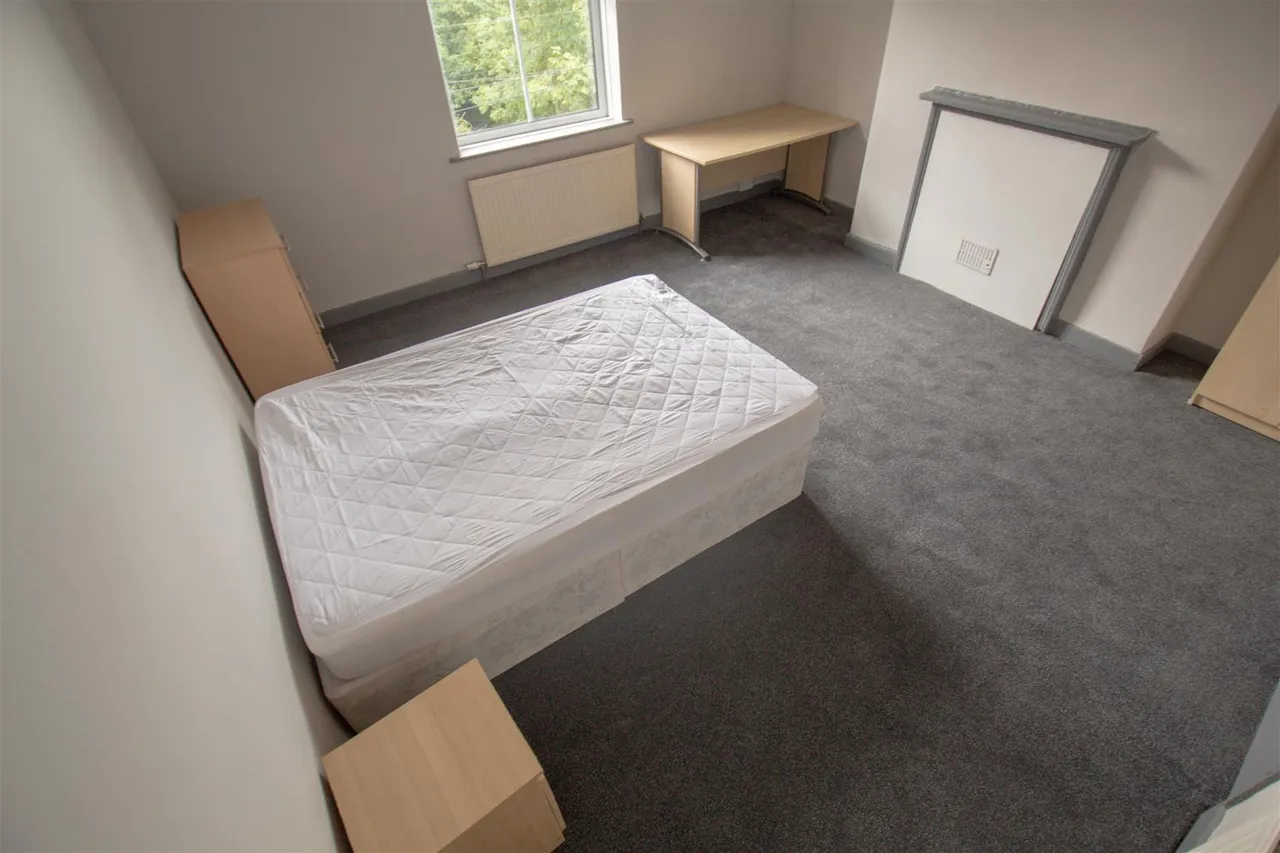 Victoria Road, Hyde Park, LS6, photo 6