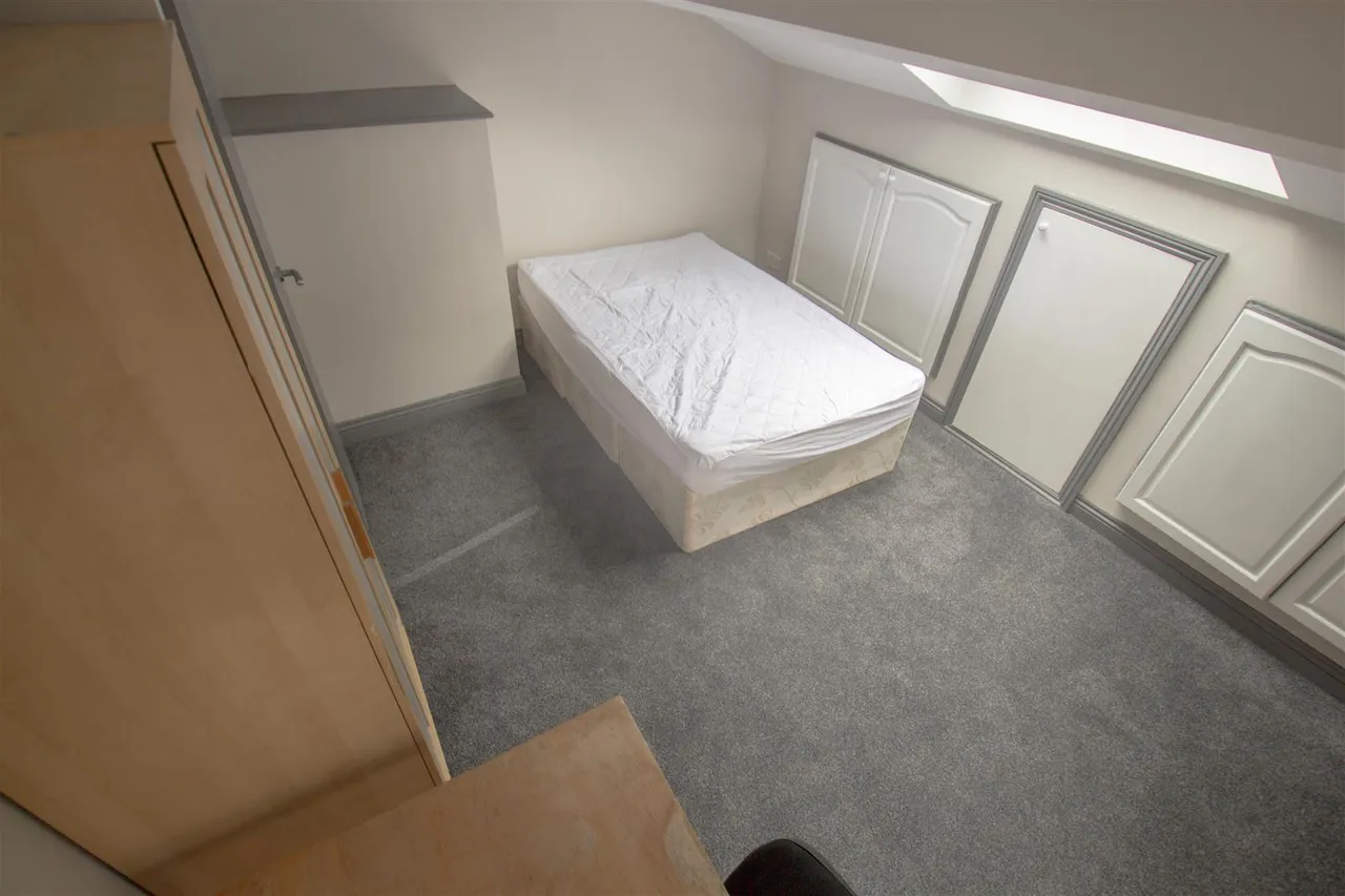 Victoria Road, Hyde Park, LS6, photo 9