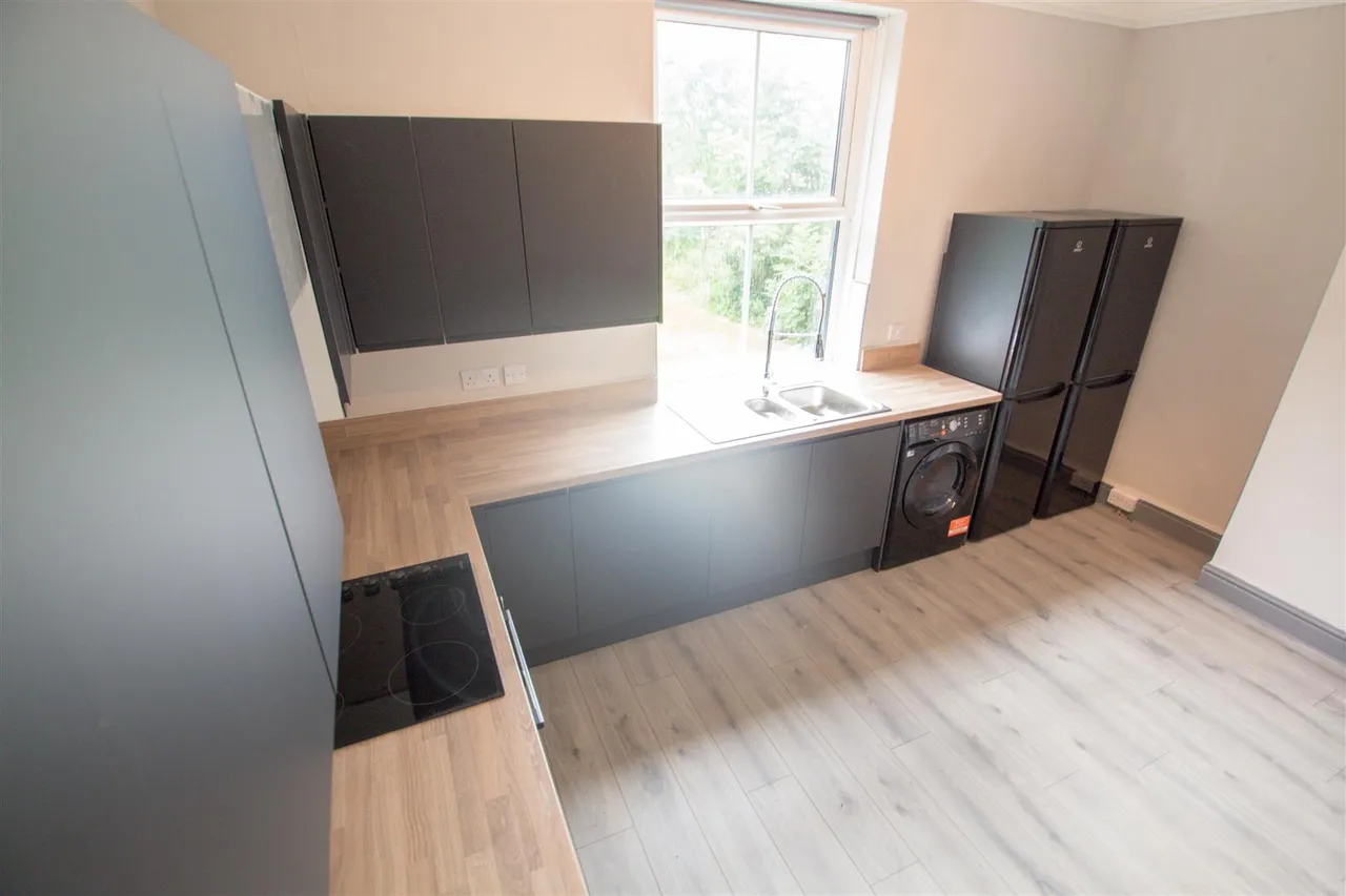 Victoria Road, Hyde Park, LS6, photo 2