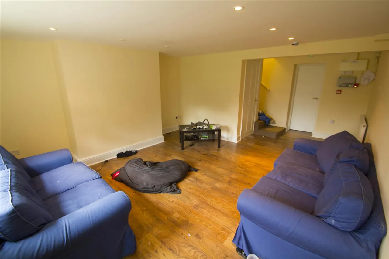 Victoria Road, Hyde Park, LS6, photo 4