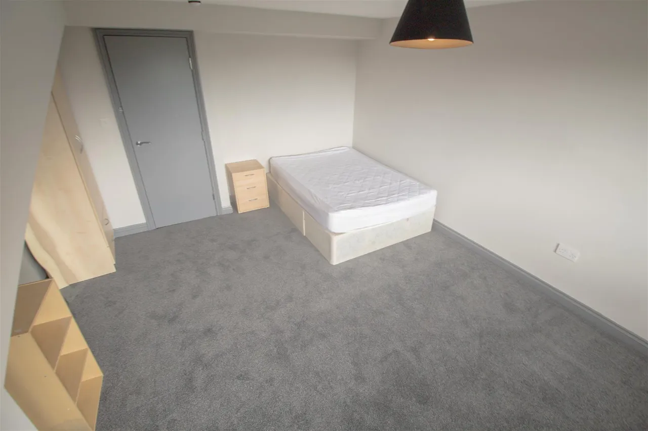 Victoria Road, Hyde Park, LS6, photo 8