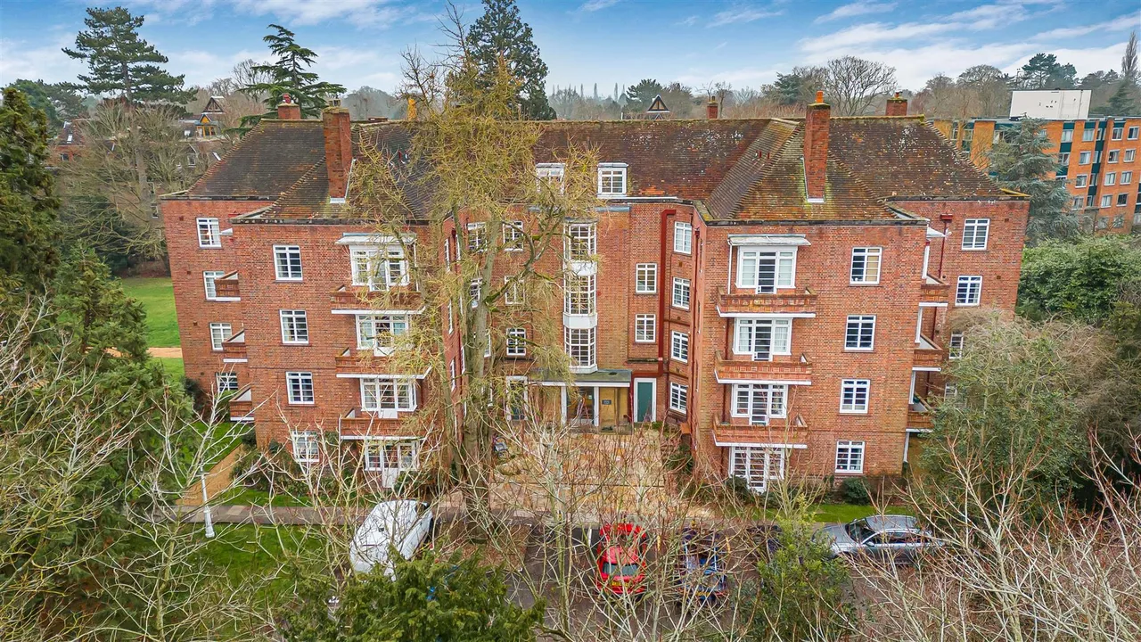 3 bed flat for sale, Grange Road, Cambridge, CB3