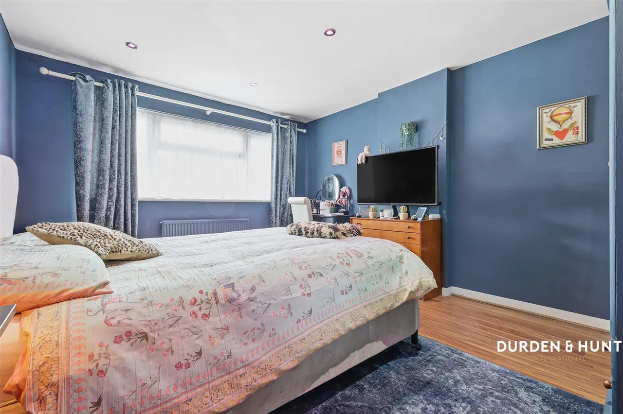 Woolhampton Way, Chigwell, IG7, photo 17