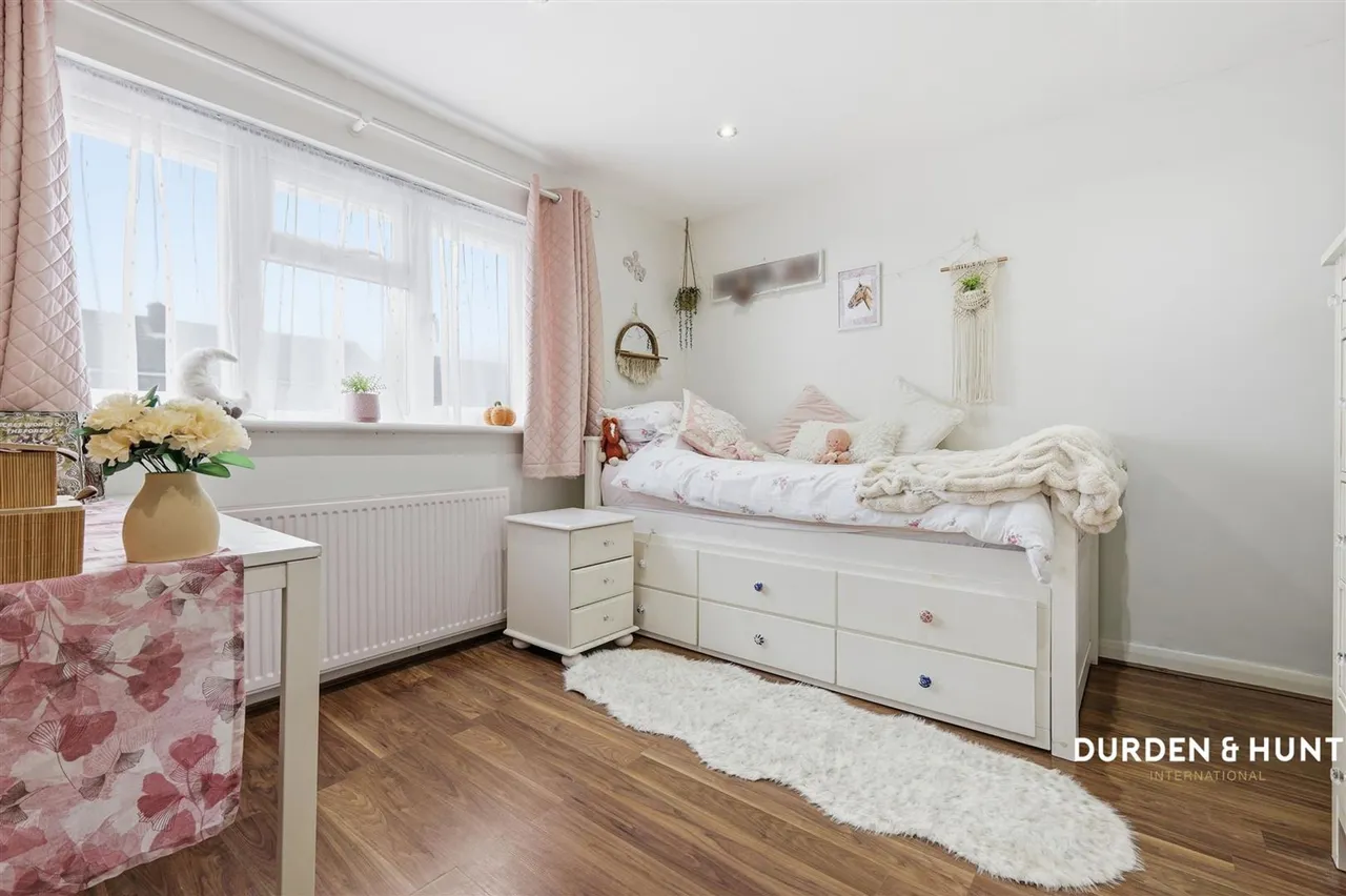 Woolhampton Way, Chigwell, IG7, photo 13