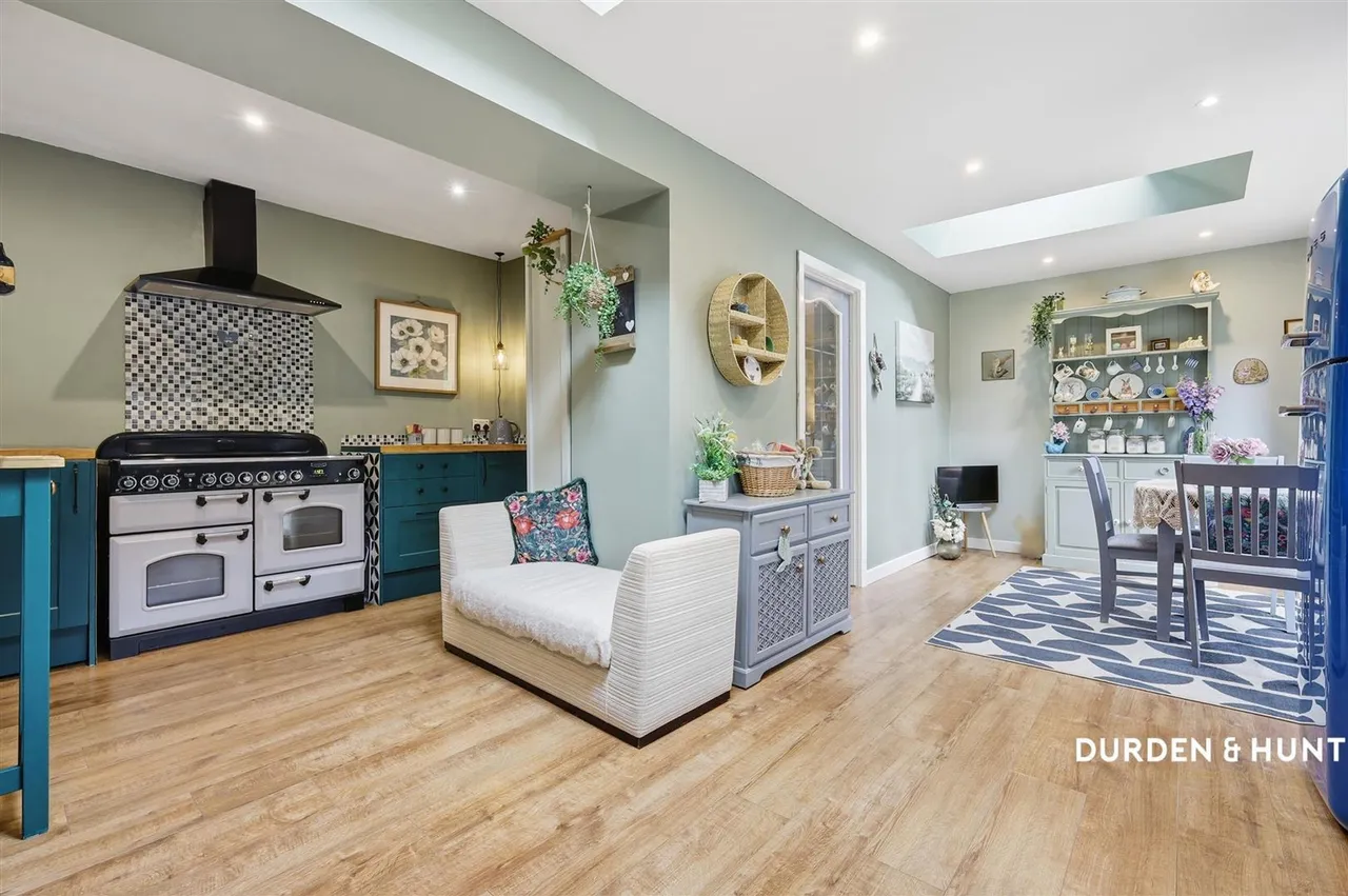 Woolhampton Way, Chigwell, IG7, photo 8