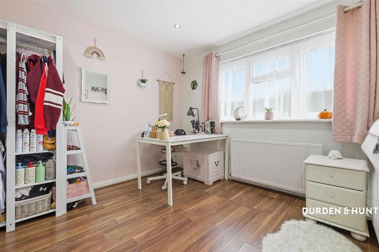 Woolhampton Way, Chigwell, IG7, photo 14