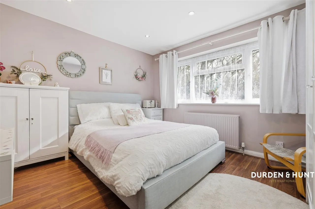 Woolhampton Way, Chigwell, IG7, photo 11