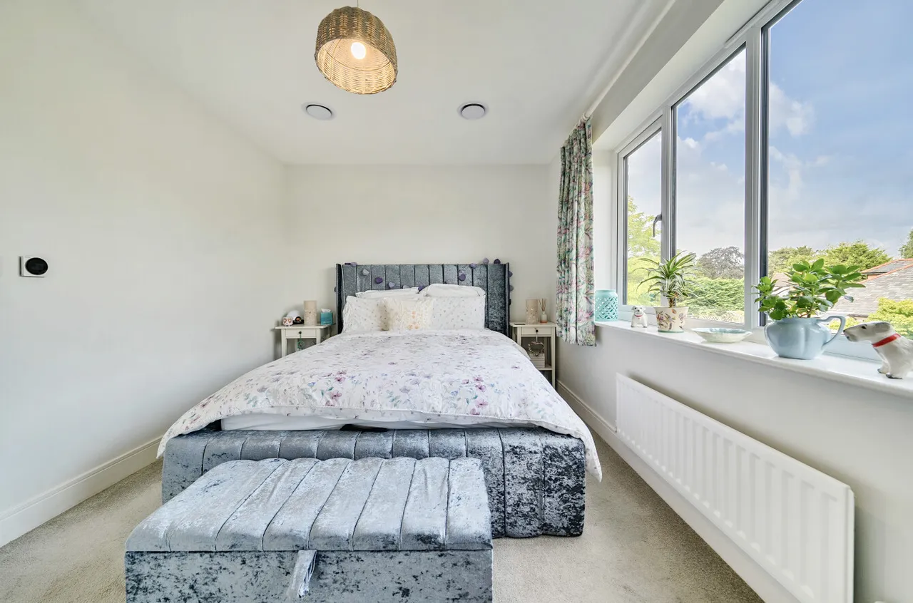 Kings Place, West End, Woking, Surrey, GU24 9BN, photo 6