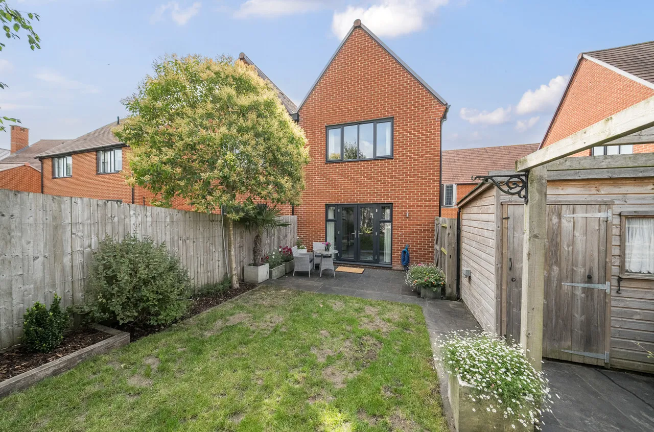 Kings Place, West End, Woking, Surrey, GU24 9BN, photo 12