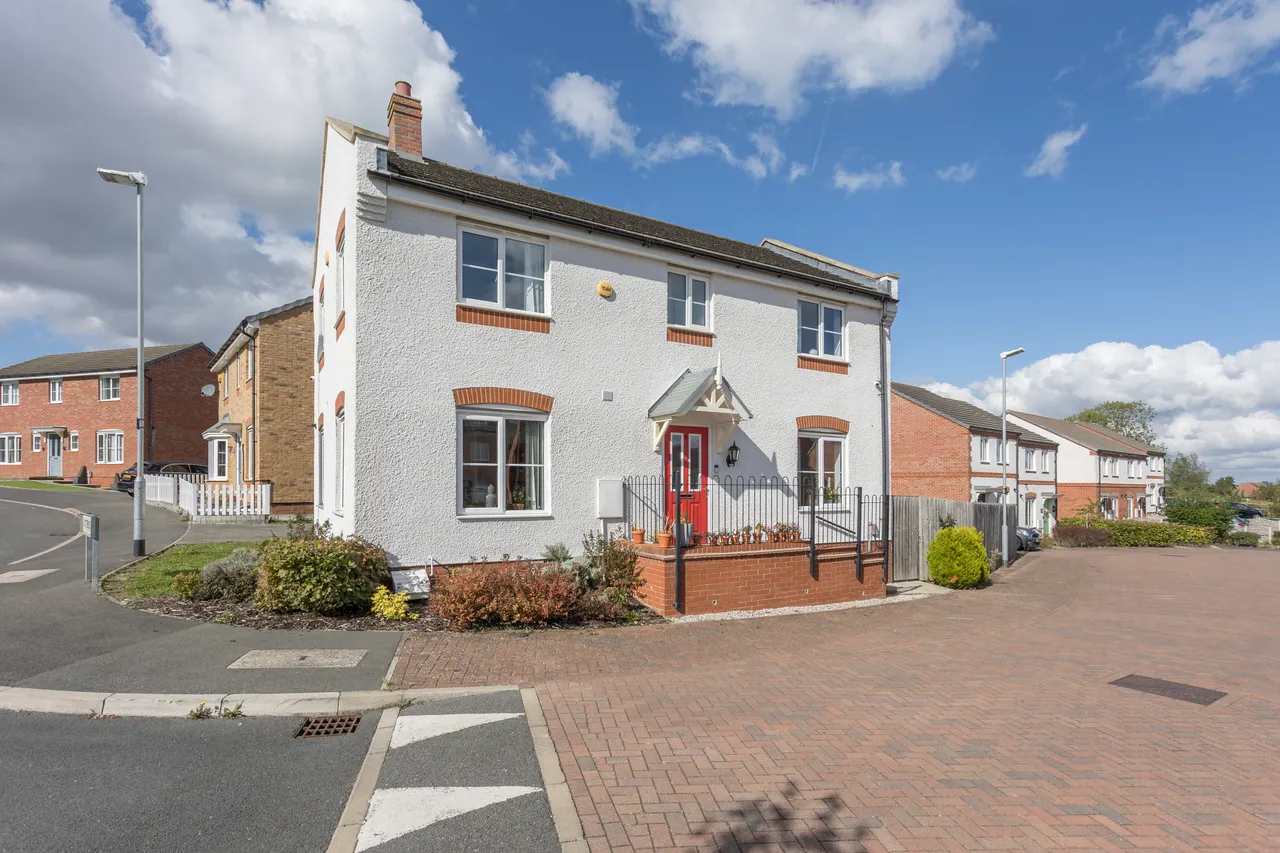 4 bed house for sale, Filey Drive, Leicester, LE5