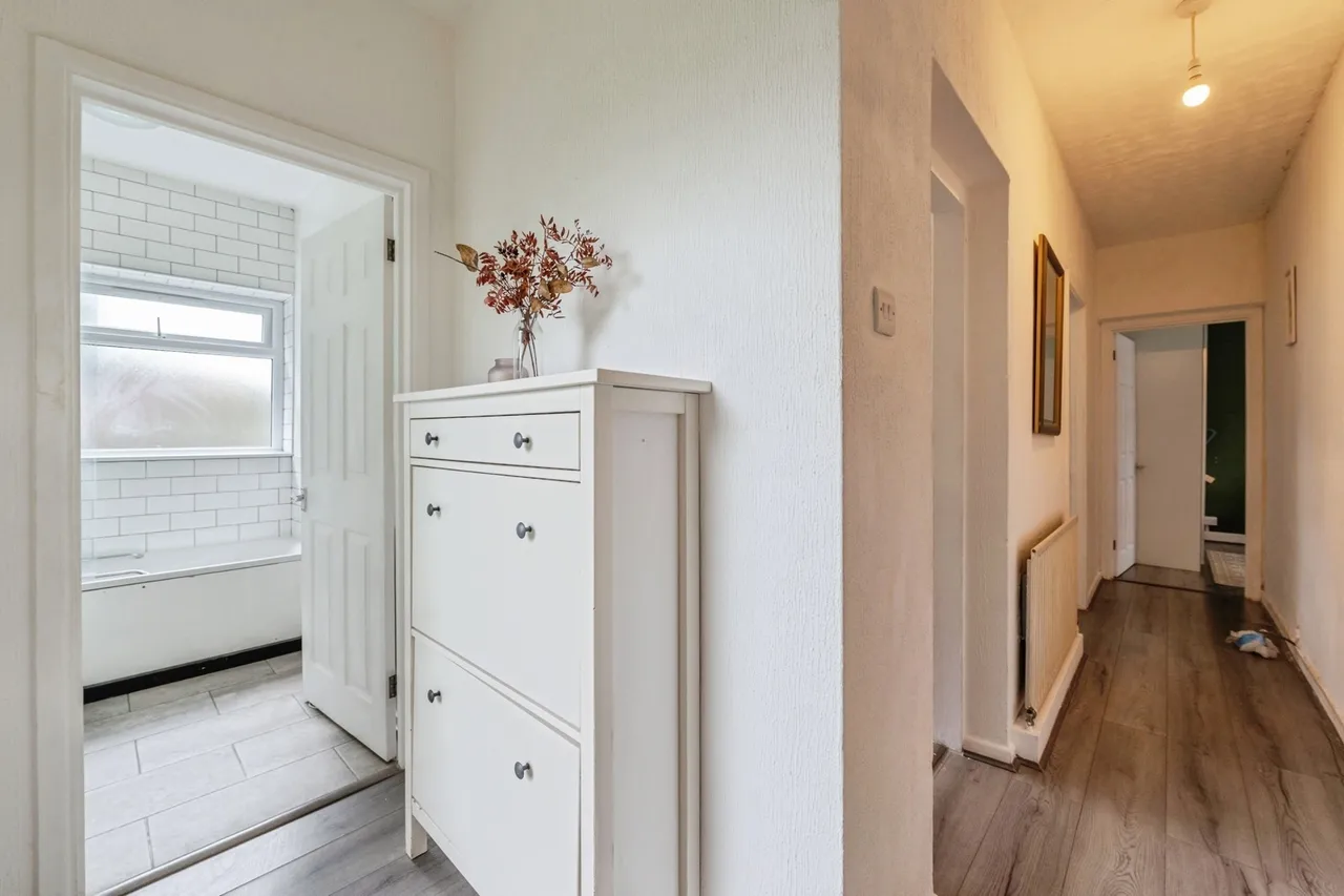 Market Avenue, Wickford, Essex, SS12, photo 6