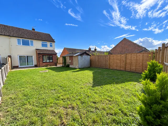 Pott Hall Road, IP28, photo 2