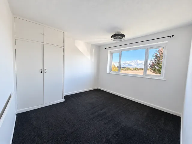 Pott Hall Road, IP28, photo 7