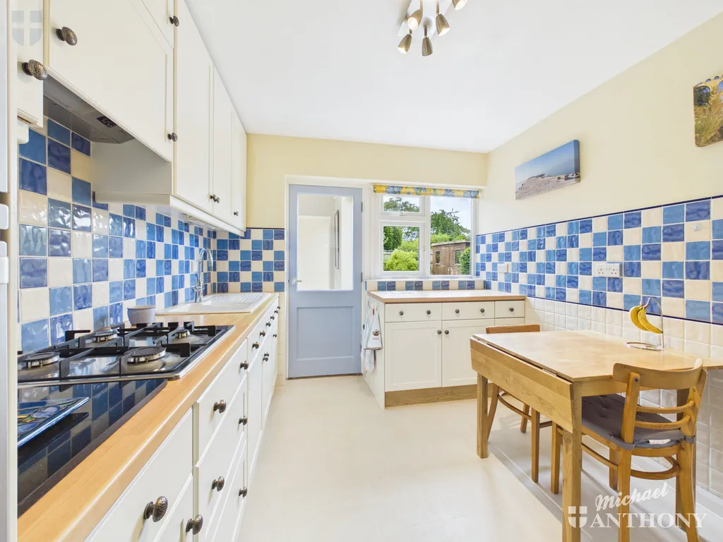 Ligo Avenue, Stoke Mandeville, Aylesbury, HP22 5TY, photo 4