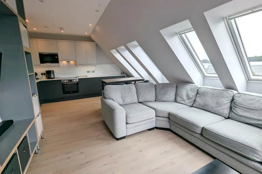 Wells Court, Woking, GU21, photo 2