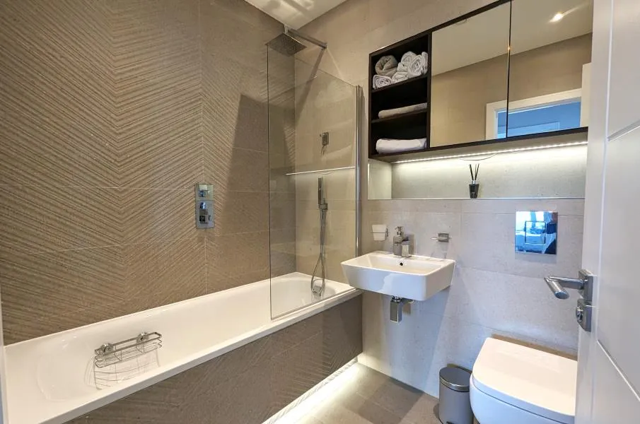 Wells Court, Woking, GU21, photo 8