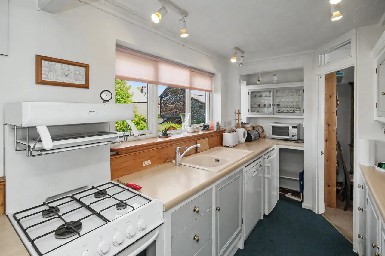 Contemporary Townhouse Arranged over, photo 4