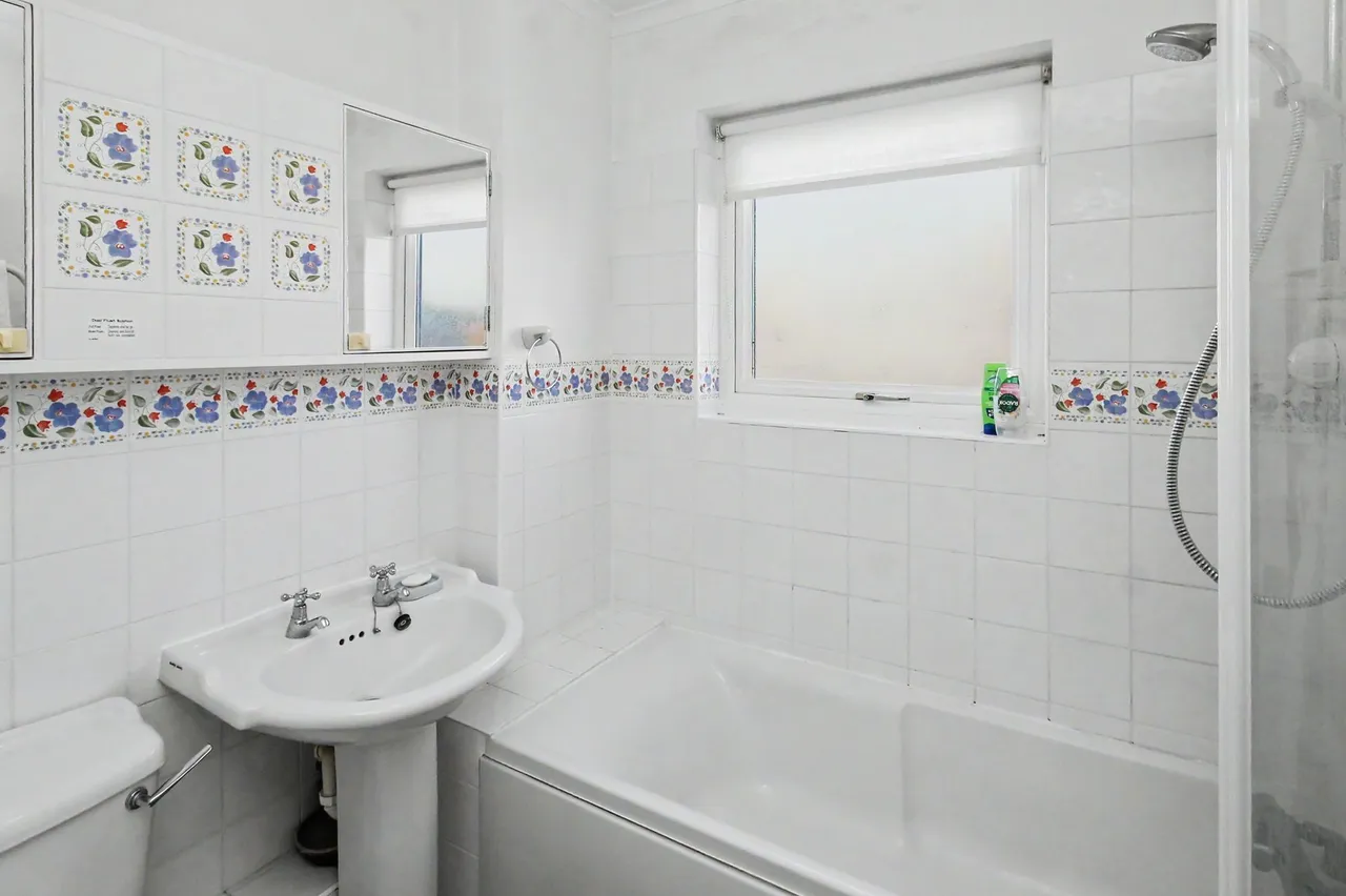 Contemporary Townhouse Arranged over, photo 9