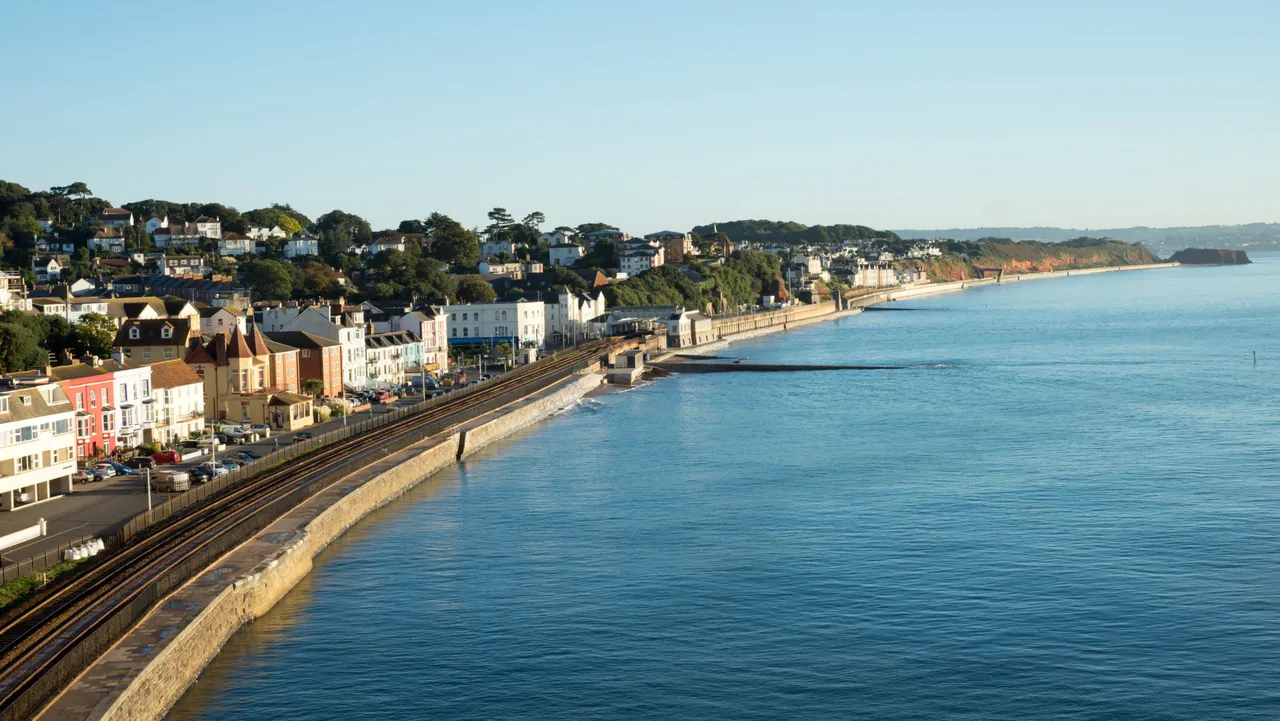 Dawlish Flat OVER 55's ONLY, EX7, photo 6