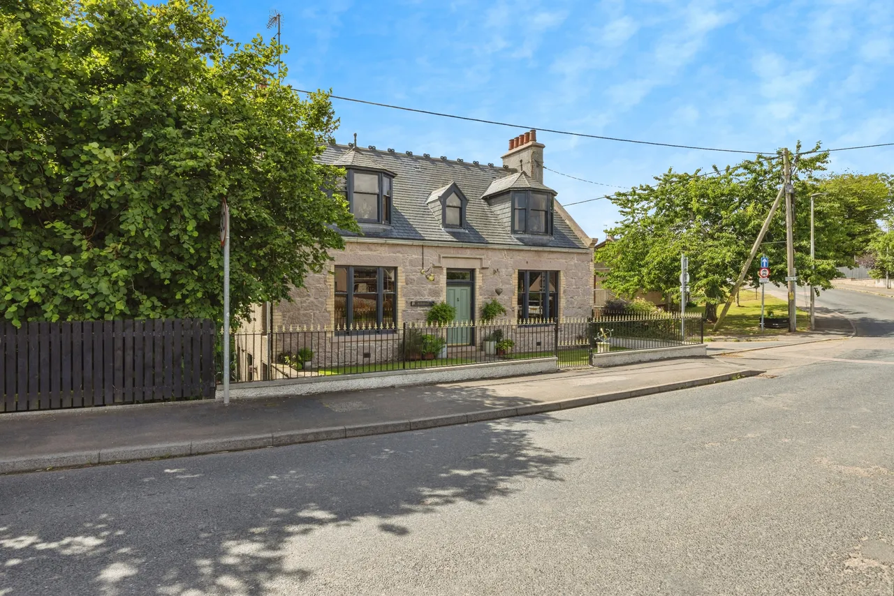 5 bed house for sale, Main Street, Hatton, AB42
