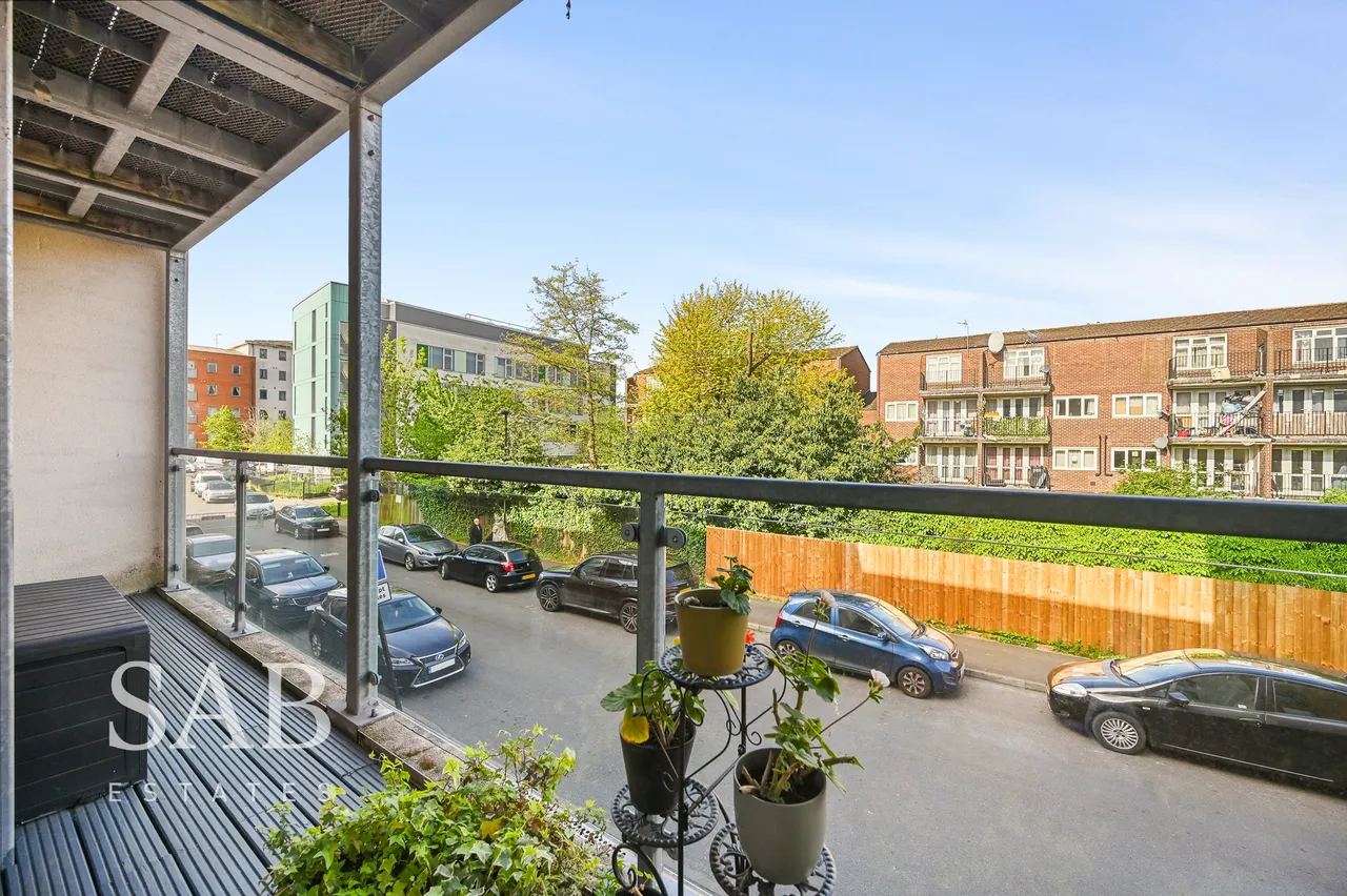 Taywood Road, Northolt, UB5, photo 10