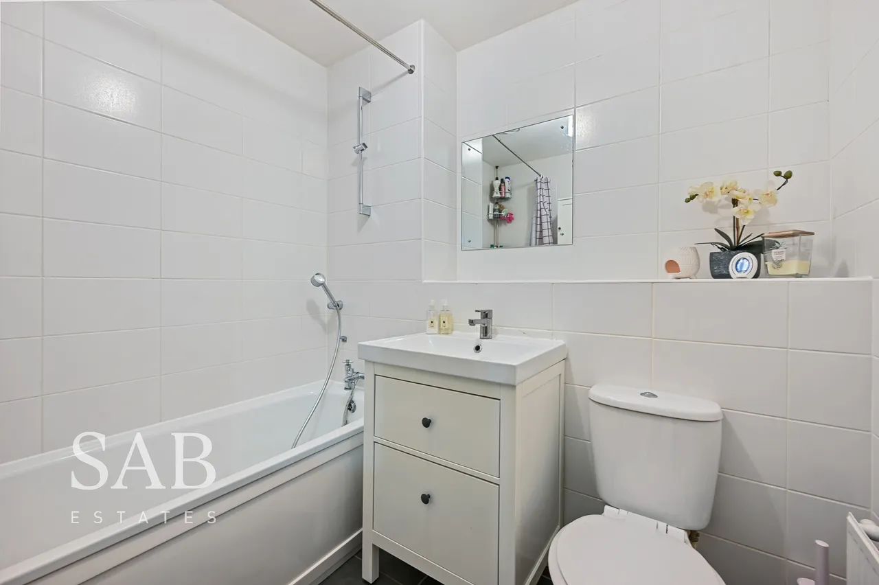 Taywood Road, Northolt, UB5, photo 9