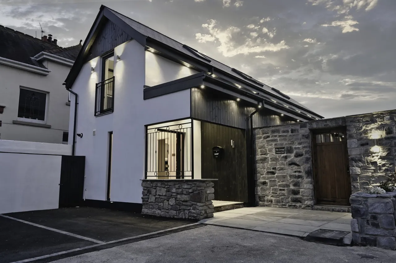 3 bed house for sale — Arlington Road, Porthcawl, CF36 3DF