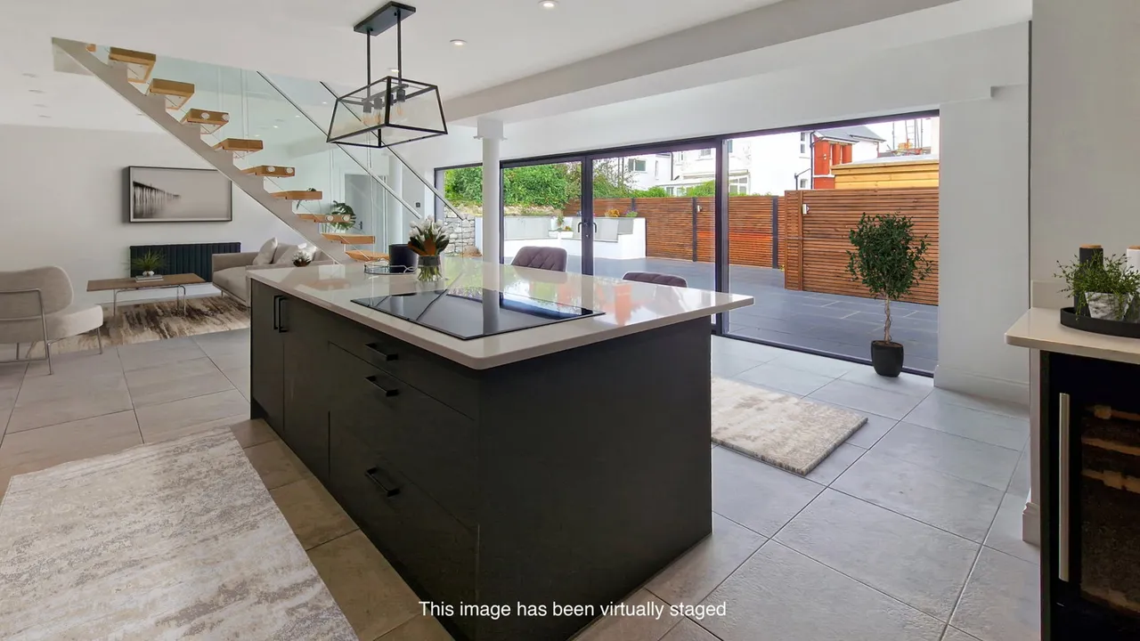 Arlington Road, Porthcawl, CF36 3DF, photo 2