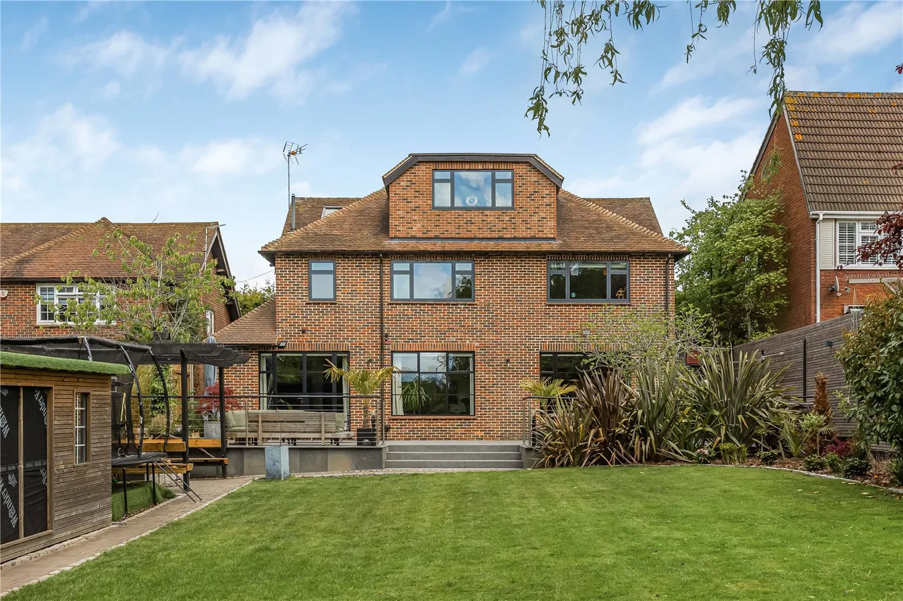 5 bed house for sale — Great North Road, Bell Bar, Brookmans Park, Hertfordshire, AL9 6DA