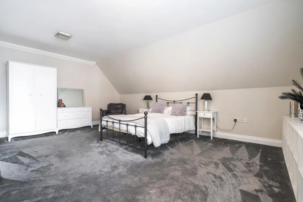 Old George Court, Rochester, ME3, photo 18