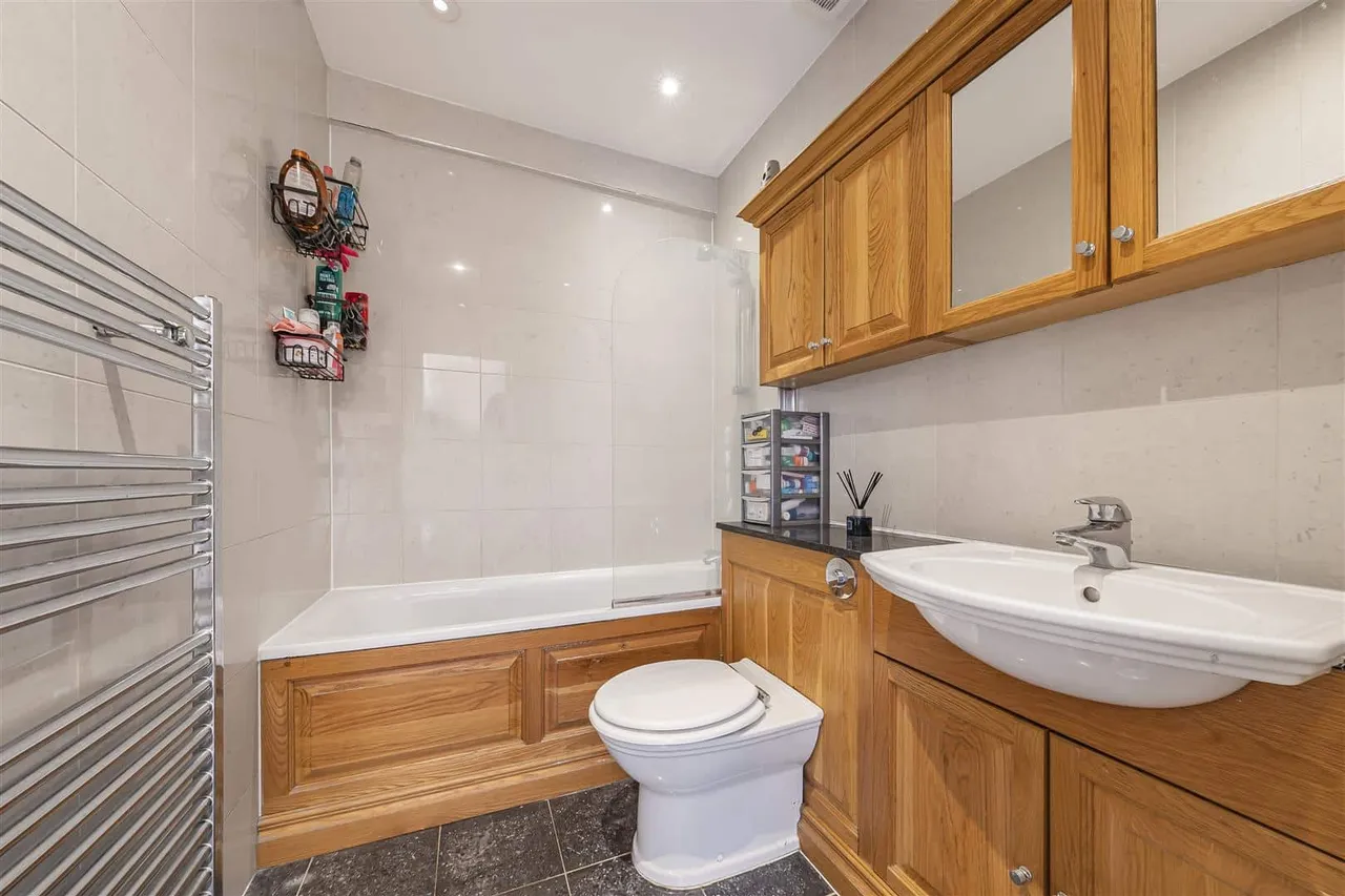 Hatch Lane, Windsor, SL4 3QR, photo 7
