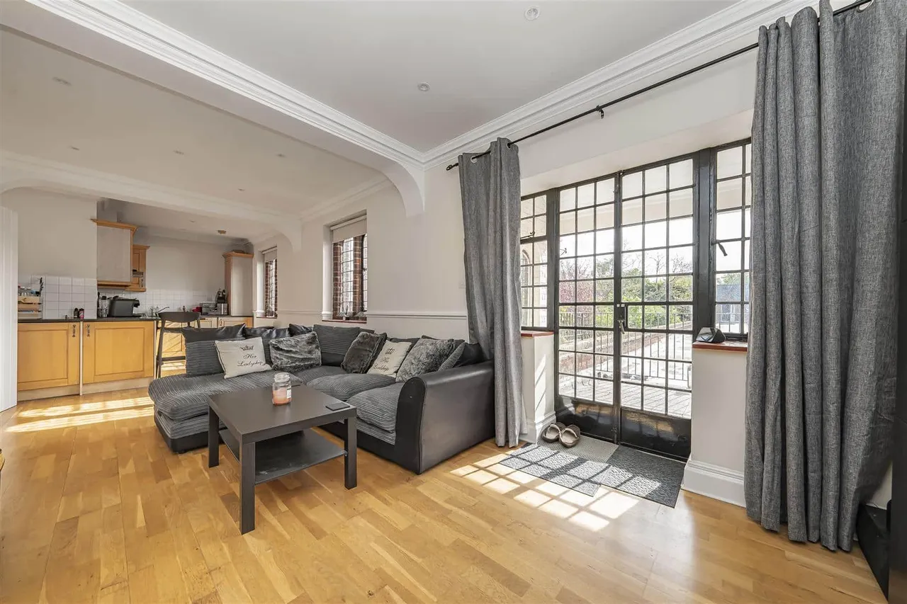 Hatch Lane, Windsor, SL4 3QR, photo 3