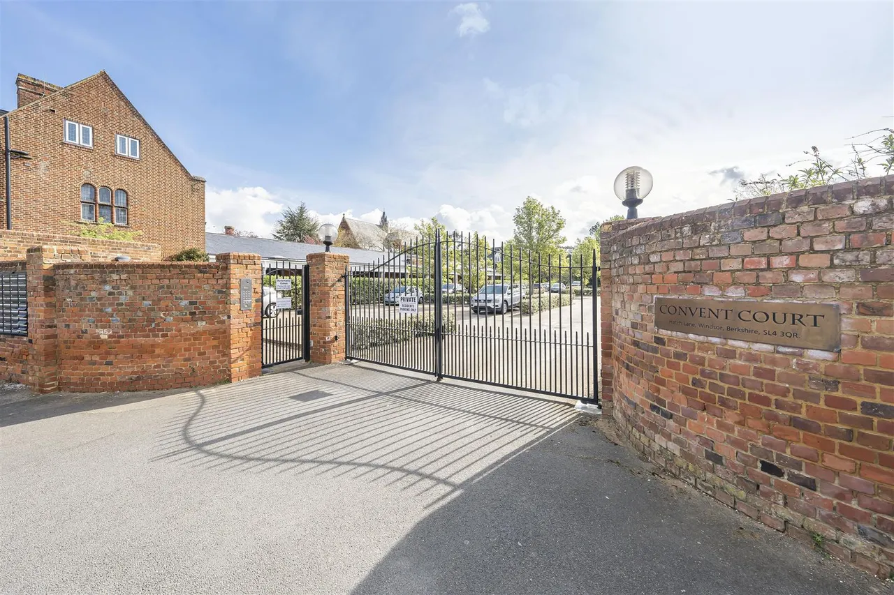 Hatch Lane, Windsor, SL4 3QR, photo 8
