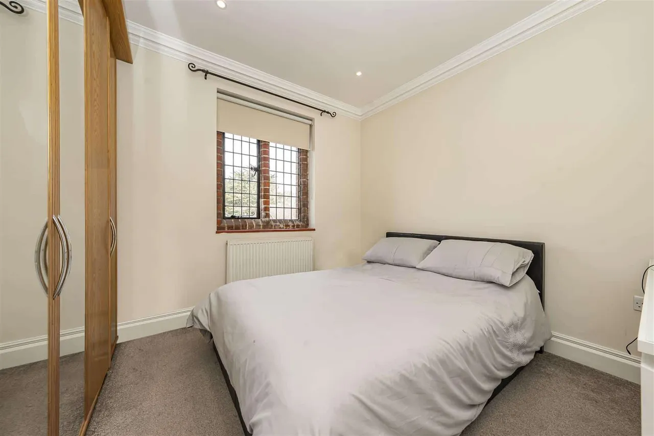 Hatch Lane, Windsor, SL4 3QR, photo 6