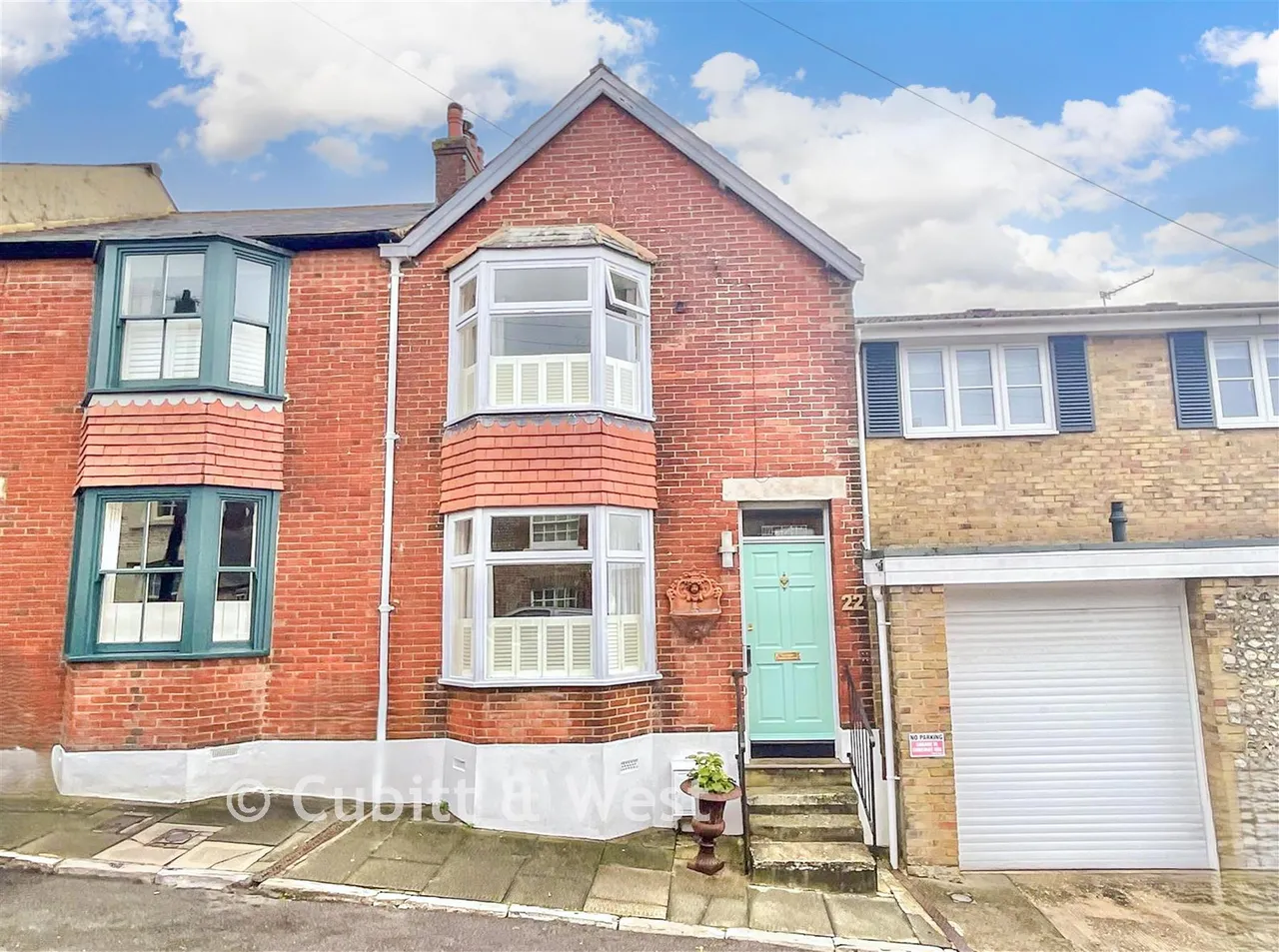 2 bed house for sale, King Street, Arundel, BN18